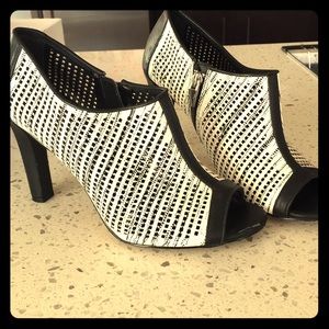Calvin Klein Kallie Booties